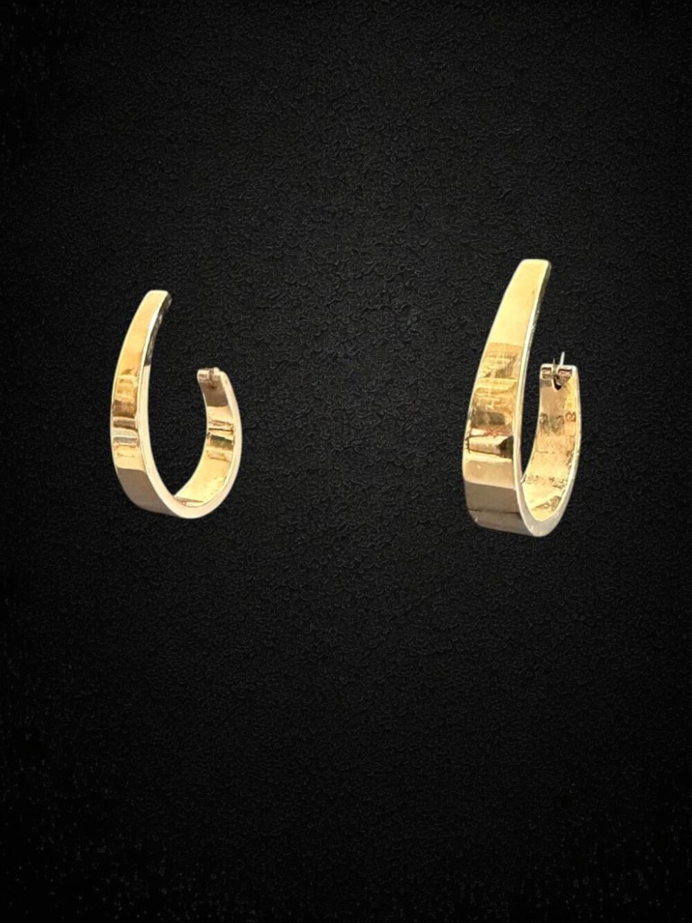 James Avery 14K Solid Gold Tapered Oval Hoop Earrings 4.3g Signed Retired
